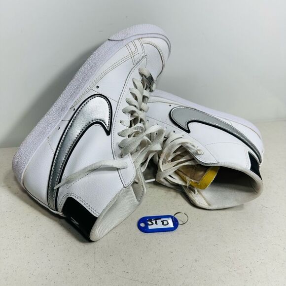 Size 8-Nike Blazer Mid '77 womens white and silver - Picture 1 of 8